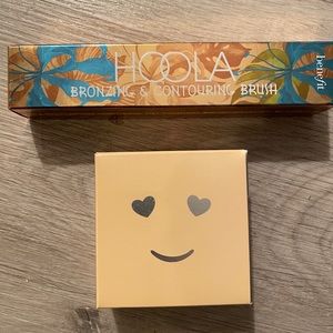 Benefit velvet powder foundation and brush color 3